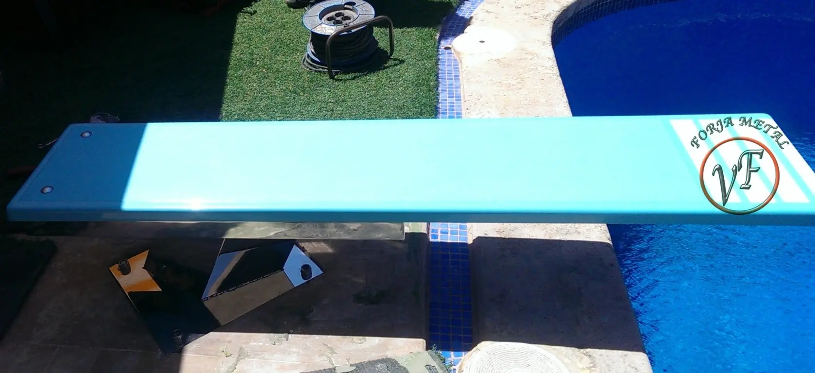 Trampolín de piscina fabricado en acero inoxidable
